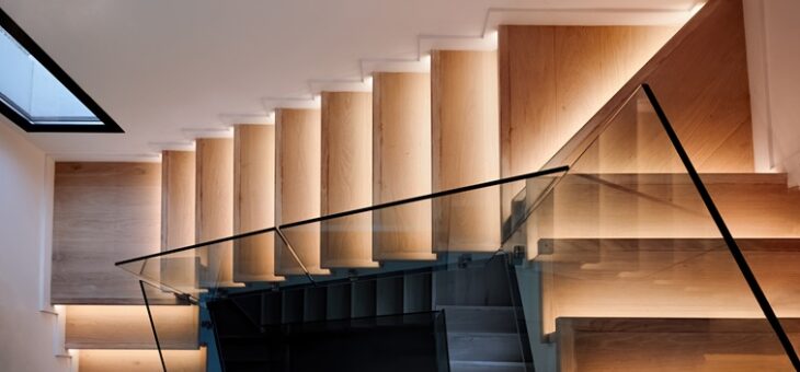 Kam umístit světla na schodišti, aby jste jasně viděli každičký schod